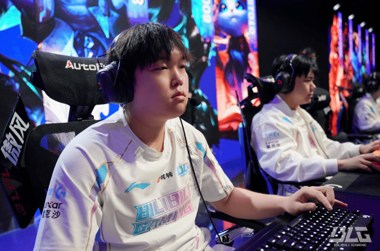 stron, stron, 进步的地方 stron, stron, 进步的地方