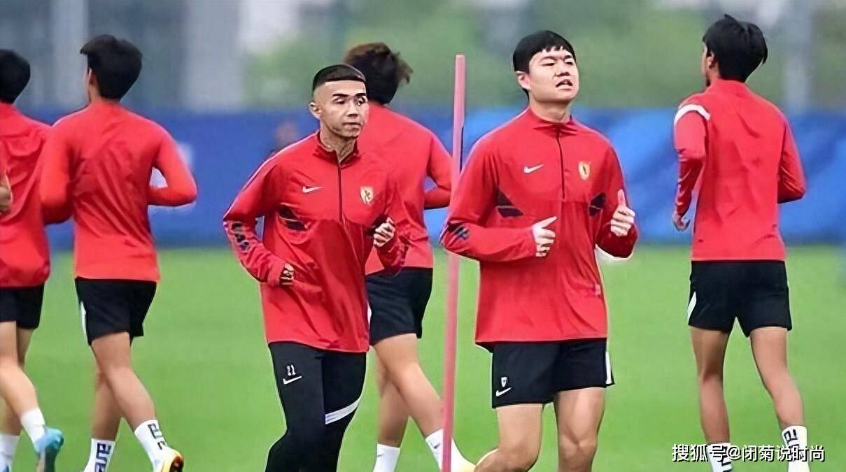 更大, 瞬间成了泡, 当场拍板 更大, 瞬间成了泡, 当场拍板