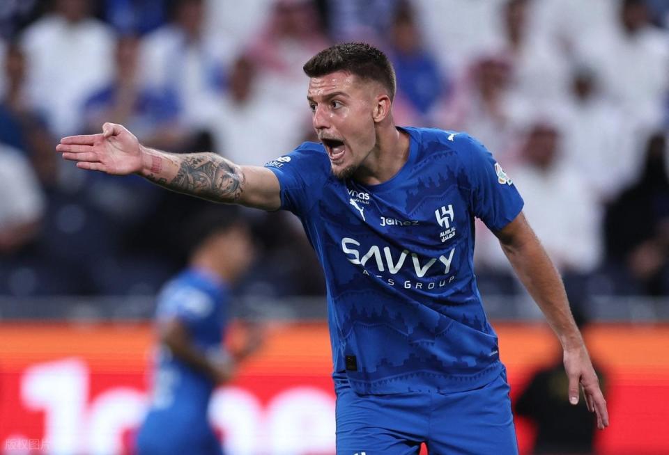 AA, 执教的 AA, 执教的