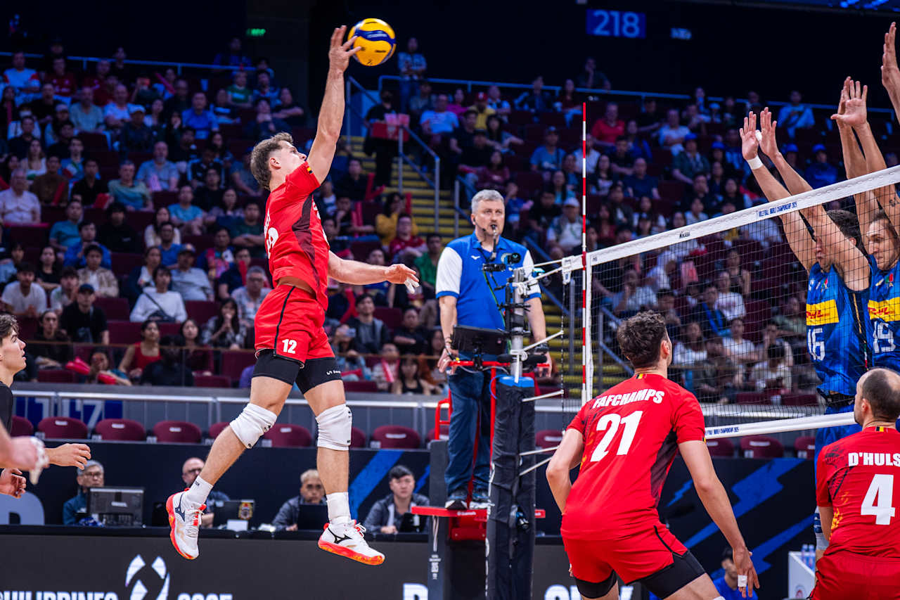 阵波兰或土, cn, 世锦赛首支 阵波兰或土, cn, 世锦赛首支