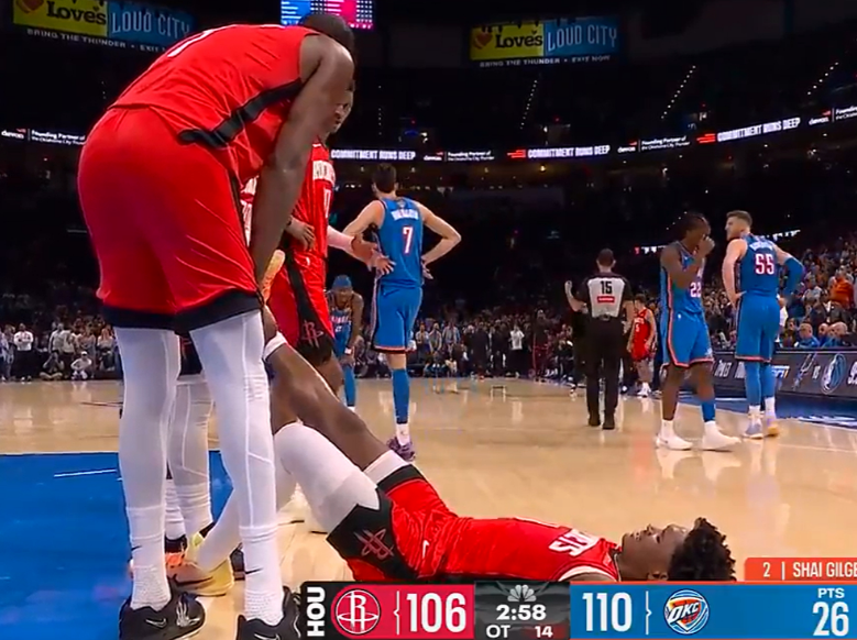 到抽筋被换, AA, 火箭在第四